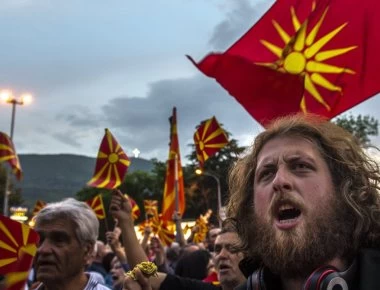 Economist για Σκόπια: «Οι νέες ονομασίες των κρατών αργούν να επικρατήσουν»